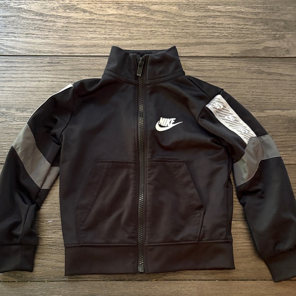 Nike Kids Black and Gray Jacket - Picture 1 of 2